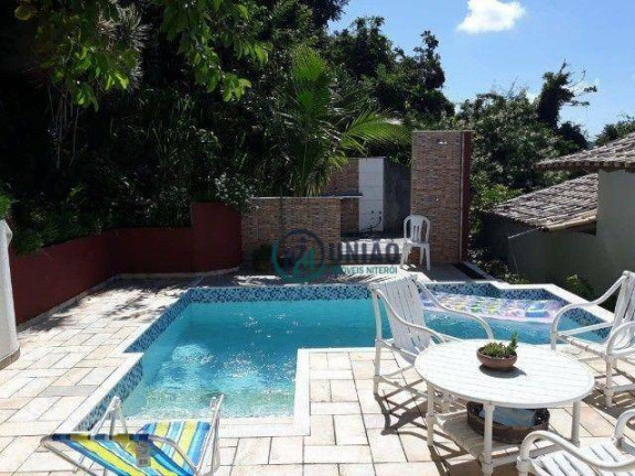 Casa com 5 Quartos à Venda, 400 m² em Camboinhas - Niterói