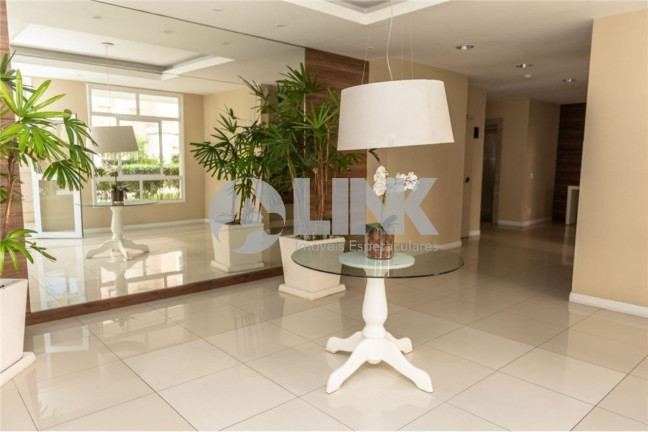 Imagem Apartamento com 2 Quartos à Venda, 68 m² em Passo Da Areia - Porto Alegre