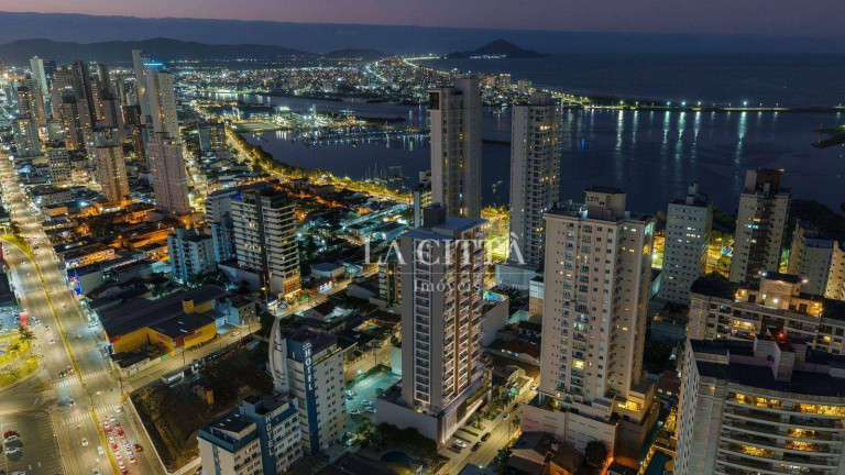 Imagem Imóvel com 3 Quartos à Venda, 200 m² em Fazenda - Itajaí Imagem Imóvel com 3 Quartos à Venda, 200 m² em Fazenda - Itajaí