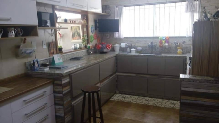 Imagem Casa com 3 Quartos à Venda, 500 m² em Centro - Nova Friburgo Imagem Casa com 3 Quartos à Venda, 500 m² em Centro - Nova Friburgo