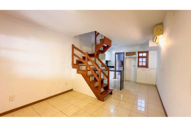Imagem Casa com 3 Quartos à Venda, em Vila Conceição - Porto Alegre Imagem Casa com 3 Quartos à Venda, em Vila Conceição - Porto Alegre