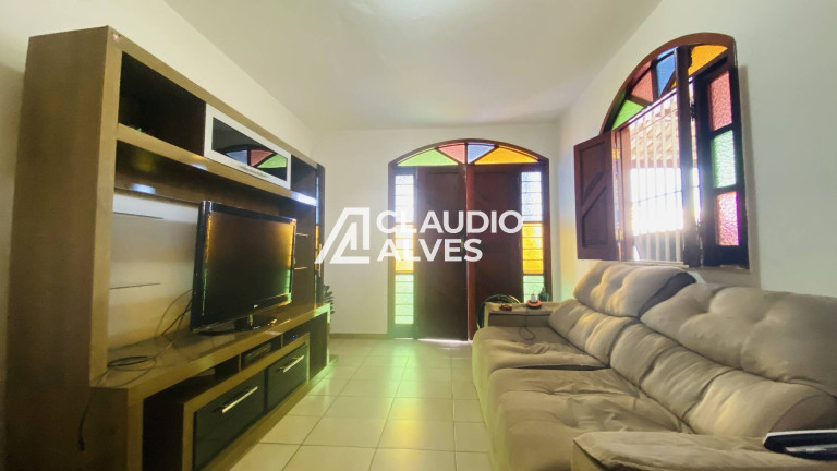 Imagem Casa com 4 Quartos à Venda, 200 m² em Santa Mônica - Feira De Santana Imagem Casa com 4 Quartos à Venda, 200 m² em Santa Mônica - Feira De Santana