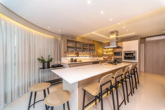 Imagem Apartamento com 4 Quartos à Venda, 237 m² em Centro - Balneário Camboriú