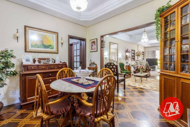 Imagem Casa com 5 Quartos à Venda, 337 m² em Rio Branco - Porto Alegre Imagem Casa com 5 Quartos à Venda, 337 m² em Rio Branco - Porto Alegre