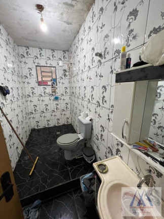 Imagem Casa com 6 Quartos à Venda, 150 m² em Vila Mathias - Mogi Das Cruzes Imagem Casa com 6 Quartos à Venda, 150 m² em Vila Mathias - Mogi Das Cruzes