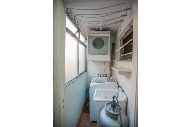 Imagem Imóvel com 2 Quartos à Venda, em Passo Da Areia - Porto Alegre Imagem Imóvel com 2 Quartos à Venda, em Passo Da Areia - Porto Alegre