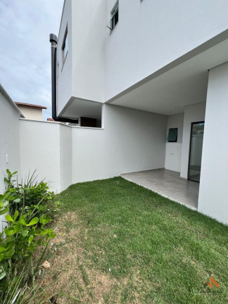 Imagem Casa com 3 Quartos à Venda, 126 m²