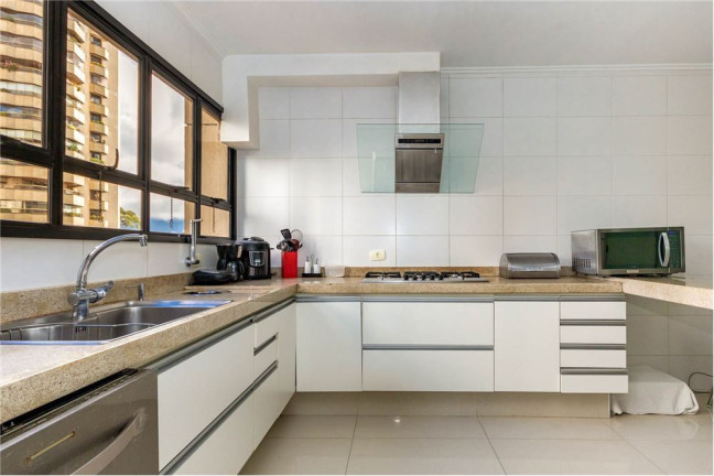 Imagem Imóvel com 4 Quartos à Venda, em Vila Andrade - São Paulo Imagem Imóvel com 4 Quartos à Venda, em Vila Andrade - São Paulo