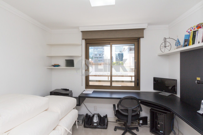 Imagem Apartamento com 3 Quartos à Venda, 181 m² em Mont Serrat - Porto Alegre Imagem Apartamento com 3 Quartos à Venda, 181 m² em Mont Serrat - Porto Alegre