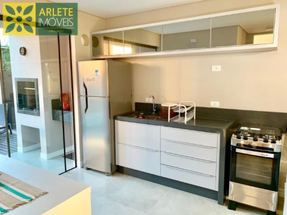Imagem Casa com 4 Quartos para Alugar ou Temporada, 150 m² em Mariscal - Bombinhas Imagem Casa com 4 Quartos para Alugar ou Temporada, 150 m² em Mariscal - Bombinhas