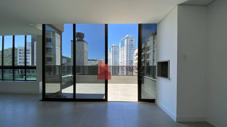 Imagem Cobertura com 3 Quartos à Venda, 211 m² em Fazenda - Itajaí Imagem Cobertura com 3 Quartos à Venda, 211 m² em Fazenda - Itajaí