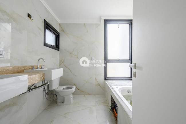 Imagem Casa com 3 Quartos à Venda, 291 m² Imagem Casa com 3 Quartos à Venda, 291 m²