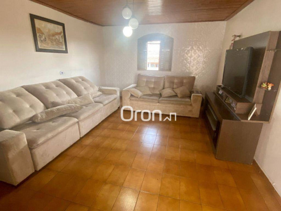 Sobrado com 3 Quartos à Venda, 431 m² em Setor Leste Universitário - Goiânia