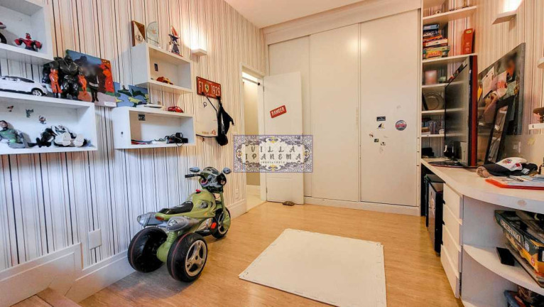 Imagem Apartamento com 4 Quartos à Venda, 220 m² em Lagoa - Rio De Janeiro Imagem Apartamento com 4 Quartos à Venda, 220 m² em Lagoa - Rio De Janeiro