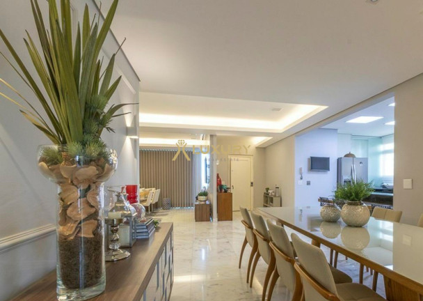 Imagem Imóvel com 4 Quartos à Venda, 180 m² em Vila Da Serra - Nova Lima Imagem Imóvel com 4 Quartos à Venda, 180 m² em Vila Da Serra - Nova Lima