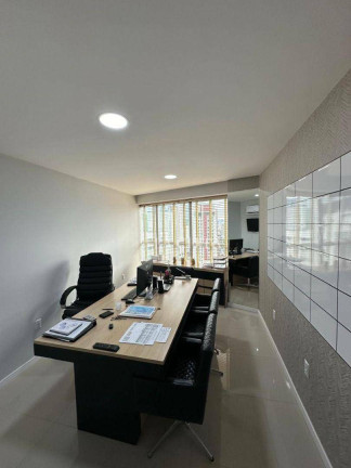 Sala Comercial à Venda, 108 m² em Centro - Itajaí