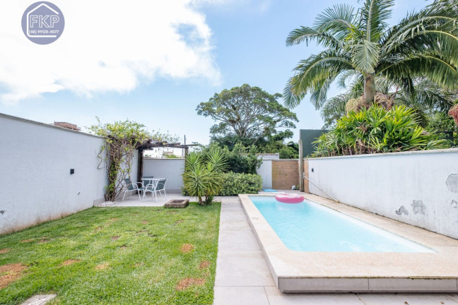 Imagem Casa com 3 Quartos à Venda, 122 m² em Cachoeira Do Bom Jesus - Florianópolis
