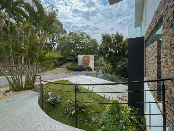Imagem Casa com 4 Quartos à Venda, 435 m² em Chácara São João - Carapicuíba Imagem Casa com 4 Quartos à Venda, 435 m² em Chácara São João - Carapicuíba