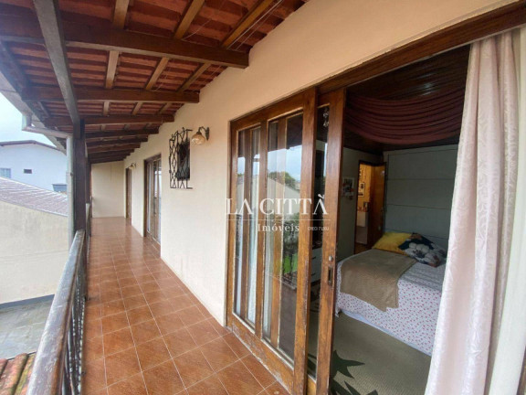 Imagem Casa com 3 Quartos à Venda, 160 m² em São Judas - Itajaí Imagem Casa com 3 Quartos à Venda, 160 m² em São Judas - Itajaí