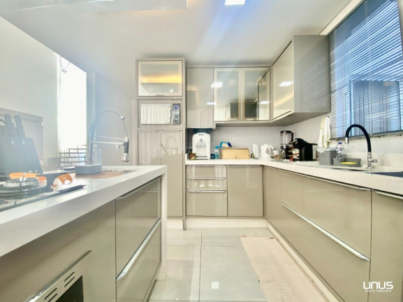 Imagem Casa com 3 Quartos à Venda, 360 m² em Forquilhinha - São José Imagem Casa com 3 Quartos à Venda, 360 m² em Forquilhinha - São José