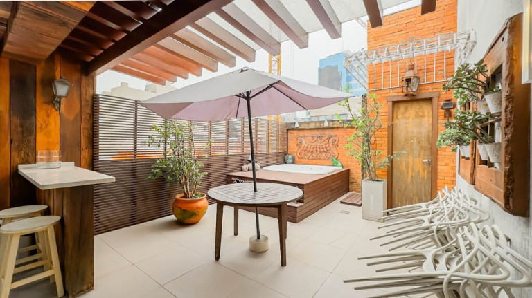 Imagem Imóvel com 2 Quartos à Venda, em Moinhos De Vento - Porto Alegre Imagem Imóvel com 2 Quartos à Venda, em Moinhos De Vento - Porto Alegre
