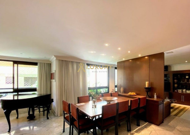 Imagem Imóvel com 4 Quartos à Venda, 230 m² em Lourdes - Belo Horizonte Imagem Imóvel com 4 Quartos à Venda, 230 m² em Lourdes - Belo Horizonte