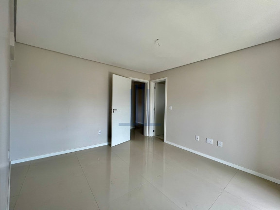 Imagem Cobertura com 3 Quartos à Venda, 278 m² em Nossa Senhora Medianeira - Santa Maria Imagem Cobertura com 3 Quartos à Venda, 278 m² em Nossa Senhora Medianeira - Santa Maria