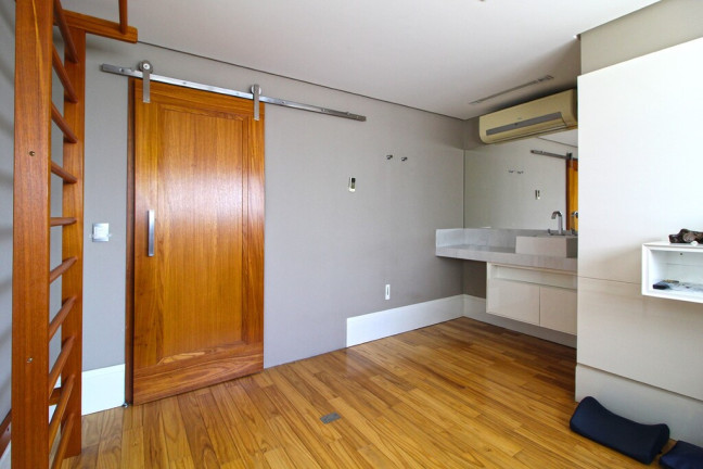 Imagem Imóvel com 3 Quartos à Venda,  em Moinhos De Vento - Porto Alegre