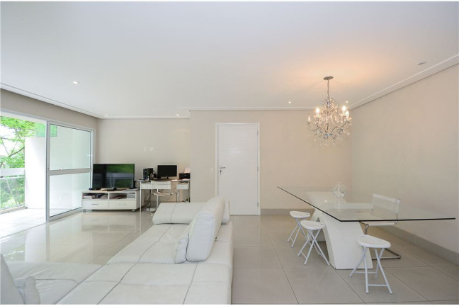 Imóvel com 2 Quartos à Venda,  em Vila Andrade - São Paulo