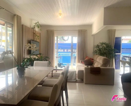 Sobrado com 3 Quartos à Venda, 204 m² em Trindade - Florianópolis
