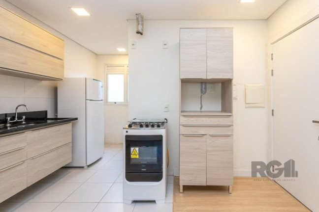 Imagem Apartamento com 1 Quarto para Alugar, 45 m² em Centro Histórico - Porto Alegre Imagem Apartamento com 1 Quarto para Alugar, 45 m² em Centro Histórico - Porto Alegre