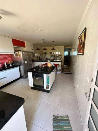 Imagem Sobrado com 4 Quartos à Venda, 241 m² em Vila América - São Paulo Imagem Sobrado com 4 Quartos à Venda, 241 m² em Vila América - São Paulo