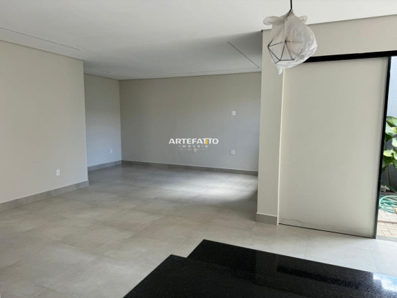 Imagem Casa com 3 Quartos à Venda, 180 m² Imagem Casa com 3 Quartos à Venda, 180 m²