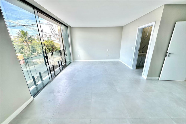 Imagem Casa com 3 Quartos à Venda, 264 m² em Nações - Balneário Camboriú Imagem Casa com 3 Quartos à Venda, 264 m² em Nações - Balneário Camboriú