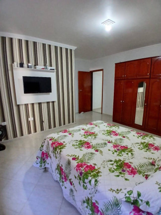 Imagem Casa com 3 Quartos à Venda, 240 m² em Piraporinha - Diadema