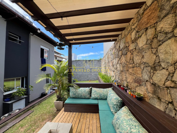 Imagem Casa com 3 Quartos à Venda, 248 m² em Pedra Branca - Palhoça Imagem Casa com 3 Quartos à Venda, 248 m² em Pedra Branca - Palhoça