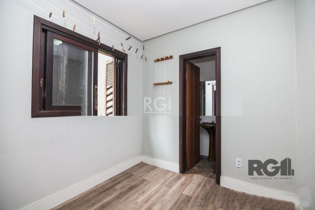 Imagem Casa com 3 Quartos à Venda, 253 m² em Rio Branco - Porto Alegre Imagem Casa com 3 Quartos à Venda, 253 m² em Rio Branco - Porto Alegre