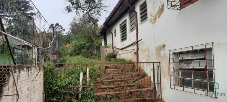 Imagem Casa com 3 Quartos à Venda, 300 m² em Vila Nova - Porto Alegre Imagem Casa com 3 Quartos à Venda, 300 m² em Vila Nova - Porto Alegre