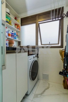 Imagem Apartamento com 2 Quartos à Venda, 70 m² em Menino Deus - Porto Alegre