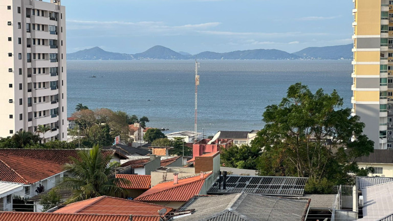 Imagem Apartamento com 2 Quartos à Venda, 75 m² em Barreiros - São José