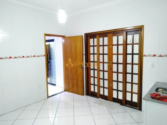 Imagem Casa com 2 Quartos à Venda, 100 m² em Mombaça - Pindamonhangaba Imagem Casa com 2 Quartos à Venda, 100 m² em Mombaça - Pindamonhangaba
