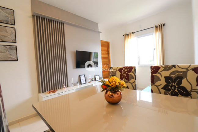Imagem Casa com 2 Quartos à Venda, 42 m² Imagem Casa com 2 Quartos à Venda, 42 m²