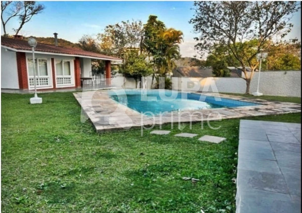 Imagem Casa com 5 Quartos à Venda, 400 m² em Capoavinha - Mairiporã Imagem Casa com 5 Quartos à Venda, 400 m² em Capoavinha - Mairiporã