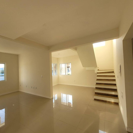 Imagem Casa com 3 Quartos à Venda, em Campeche - Florianópolis Imagem Casa com 3 Quartos à Venda, em Campeche - Florianópolis