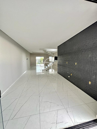 Imagem Casa com 3 Quartos à Venda, 191 m² em Iririú - Joinville