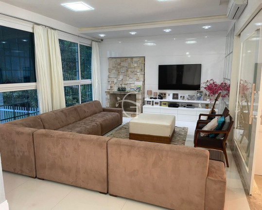 Imagem Casa com 4 Quartos à Venda, 545 m² em América - Joinville