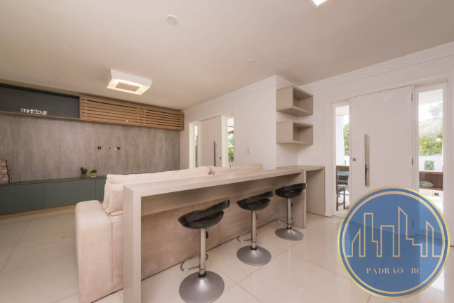 Imagem Casa com 3 Quartos para Temporada, 350 m² em Praia Das Taquaras - Balneário Camboriú