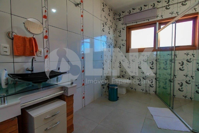 Imagem Casa com 5 Quartos à Venda, 600 m² em Jardim Leopoldina - Porto Alegre Imagem Casa com 5 Quartos à Venda, 600 m² em Jardim Leopoldina - Porto Alegre