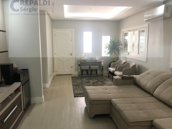 Imagem Casa com 3 Quartos à Venda, em Centro - Criciúma Imagem Casa com 3 Quartos à Venda, em Centro - Criciúma