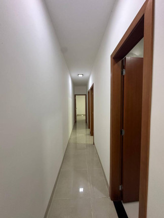 Imagem Casa com 3 Quartos à Venda, 180 m² em Santa Cruz - Cuiabá Imagem Casa com 3 Quartos à Venda, 180 m² em Santa Cruz - Cuiabá